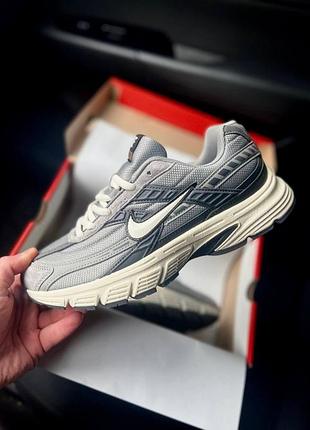 Кросівки жіночі nike initiator gray 39