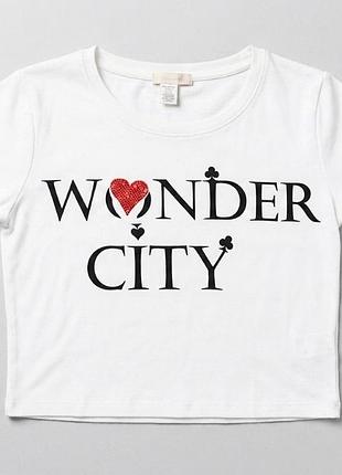 Стильний акцент: кроп-топ "wonder city"
