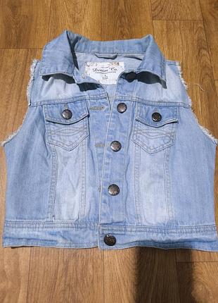 Стильна джинсова жилетка denim co. для дівчинки — р. 128 (7-8 років)