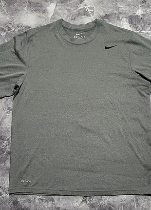 Мужская спортивная футболка nike dri-fit
