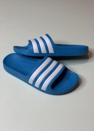 Adidas оригинальные пантолеты состояние новых