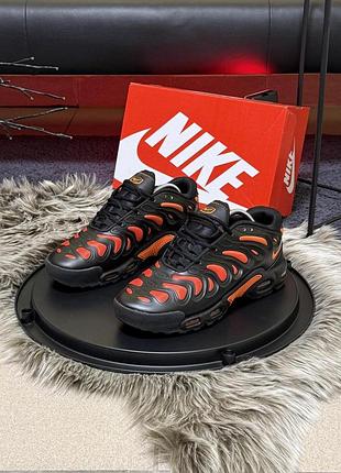 Кроссовки nike air tn plus найк эир тн плюс черно-красные из кожи и текстиля для мужчин