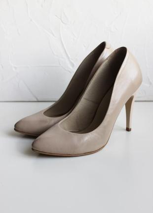 Шкіряні нюдовые туфлі човники 35 розмір