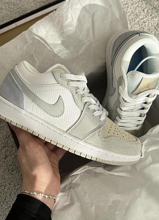 Женские кроссовки найк аир джордан nike air jordan retro 1 low light grey 37 40