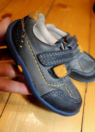 20 разм. 4 1/2 разм. мокасины clarks. кожа