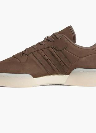 Urbanshop com ua кросівки унісекс adidas rivalry lux low brown jh7974 розміри запитуйте