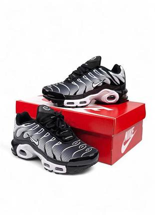 Кросівки nike air max tn plus сірі 41