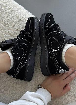 Jordan low x travis scott black