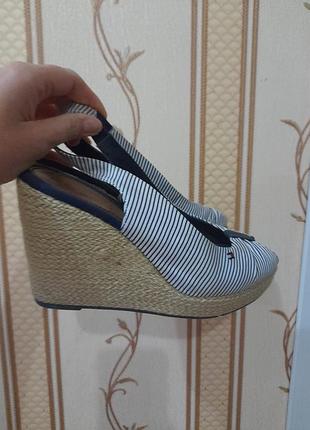 Босоножки на платформе Tomny hilfiger оригинал.c 38/39