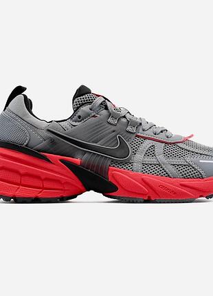 Мужские серые кроссовки nike v2k runtekk red graphite х эйр макс 43