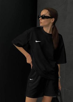 Жіночий літній костюм nike — футболка з коротким рукавом та шорти, легкий трикотаж | комфорт і стиль