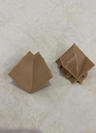 Угол внутренний для кухонного плинтуса для столешницы 112 el-mech-plast