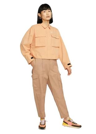 Urbanshop com ua жіноча куртка nike women nsw essntl woven jacket field dm6243-851 (оригінал) розміри запитуйте