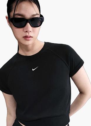 Urbanshop com ua женская футболка nike w hm6970-010 (оriгинал) размеры запитуйте
