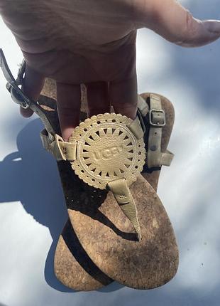Удобные босоножки ugg