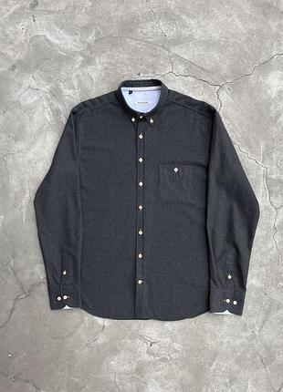 Gray minimalistic shirt w/ wooden buttons