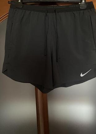 Шорти чоловічі, можливо будуть тжуночіnike raining
