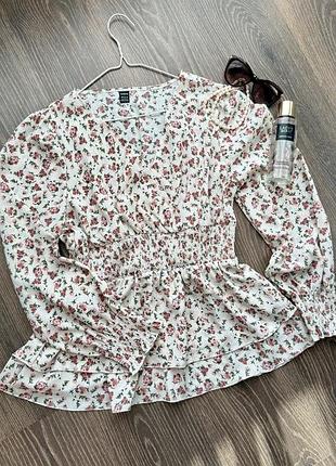 Стильна жіноча блуза  з квітковий принт shein розпродаж