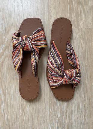 Шльопкі літні primark
