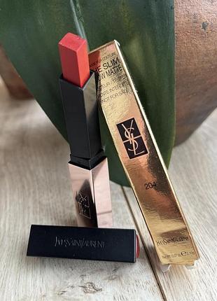 Помада (у відтінку 204 private carmine) ysl rouge pur couture the slim glow matte