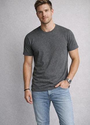 Базовая мужская темно серая футболка классическая однотонная хлопок