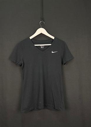 Футболка женская спортивная the nike tee, s. состояние новой. оригинал.