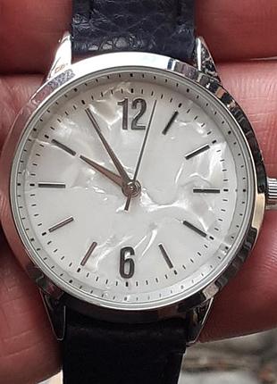 Новые наручные часы марки accutime watch corp с синим ремешкомновая батс пленками и с топором.рабочие.