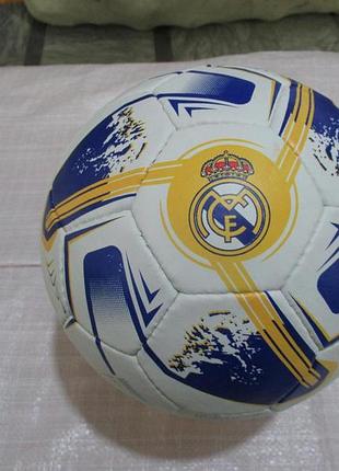 Мяч футбол. арт. fp108 (30шт) real madrid no5, pu 420 грамм, 32 панели,пакистан,сетка+голка в комплекте см