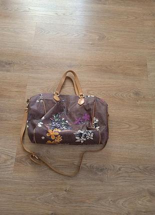 Сумка винтажная от известного бренда etro в хорошем состоянии,есть ручки