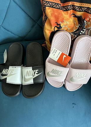 Шльопанці nike
