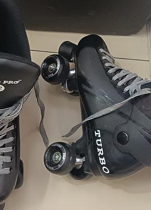 Ventro pro turbo чернного цвета с колесами ventro pro,роликовые коньки квады,р.42