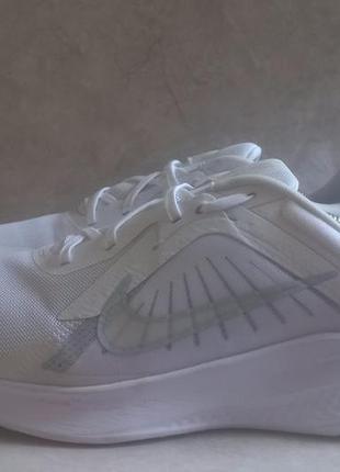 Бігові кросівки nike quest 5