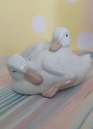 Порцелянова статуетка «two ducks» (дві качки), виготовлена компанією nao (by lladro)