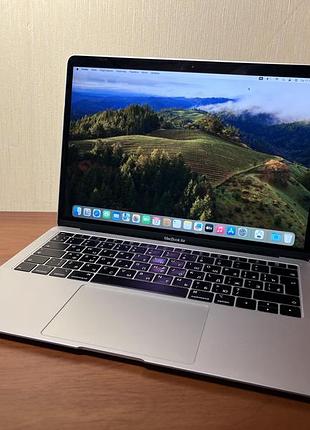 Продаю свій macbook air 13 (retina, 2018 року)