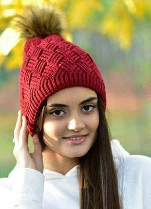 Шапка з бубоном