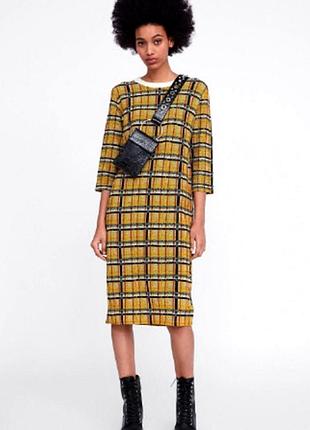 Жіноча трикотажна міді сукня у клітинку zara