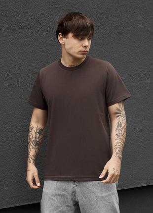 Мужская однотонная футболка staff dark brown basic