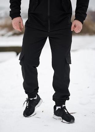 Джоггеры мужские на флисе intruder softshell черного цвета