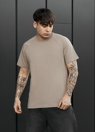 Чоловіча однотонна стильна футболка staff light brown