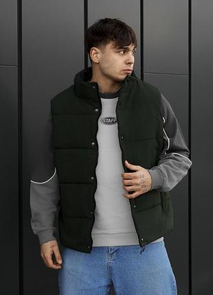 Чоловіча утеплена жилетка staff to alto dark green
