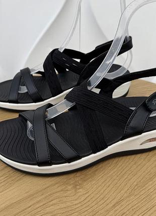 Оригінальні босоніжки skechers