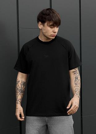 Чоловіча однотонна стильна футболка staff logo black