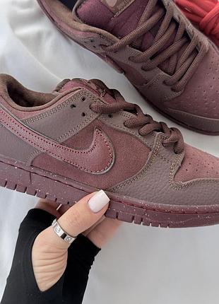 Кроссовки женские nike sb dunk red 37