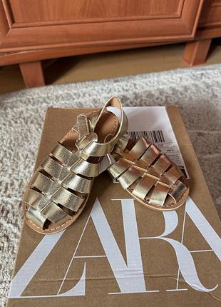 Босоніжки zara