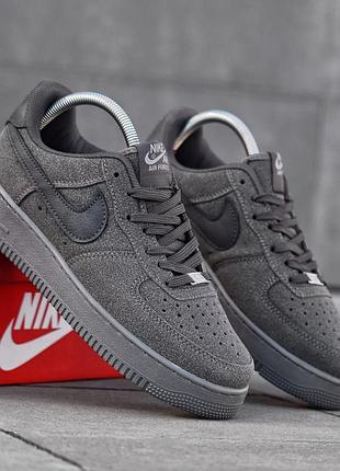 Чоловічі кросівки nike air force 1 low сірі універсальні замшеві кроси для чоловіків на весну літо найк аір форс 1 лоу