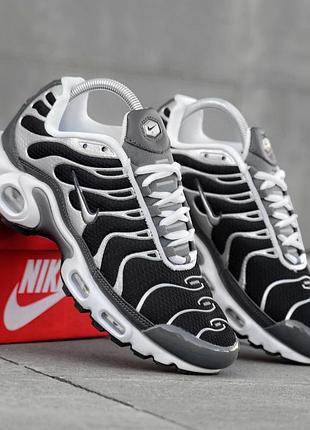 Мужские кроссовки nike air max tn plus черные повседневные кроссы из натуральной кожи на весну лето найк аир макс плюс