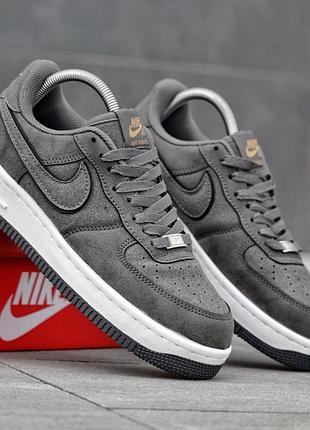 Мужские кроссовки nike air force 1 low серые замшевые универсальные кеды для мужчин найк аир форс 1 лоу на весное лето