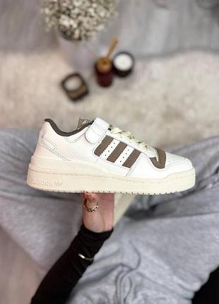 Кроссовки adidas forum white beige brown адидас форум белые с бежевым и коричневым легкие для активного отдыха
