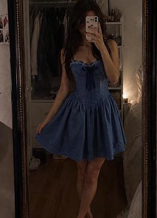 Корсетна сукня
