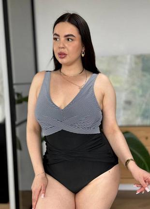 Чорний в полоску суцільний купальник plus size з утяжкою